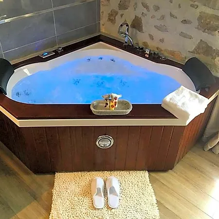 Duo Detente Hotel