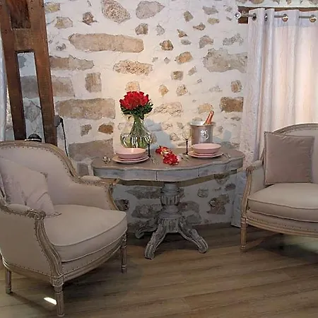 Duo Detente Hotel